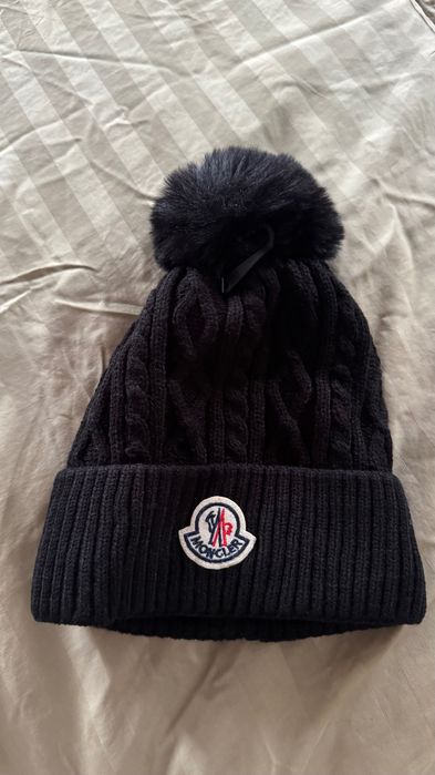 Zimowa czapka , fashion moncler