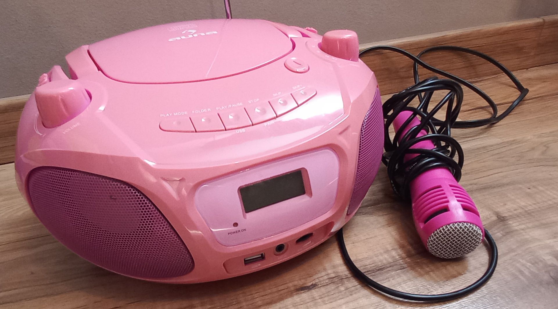 Różowy radiomagnetofon z CD i mikrofonem Auna,