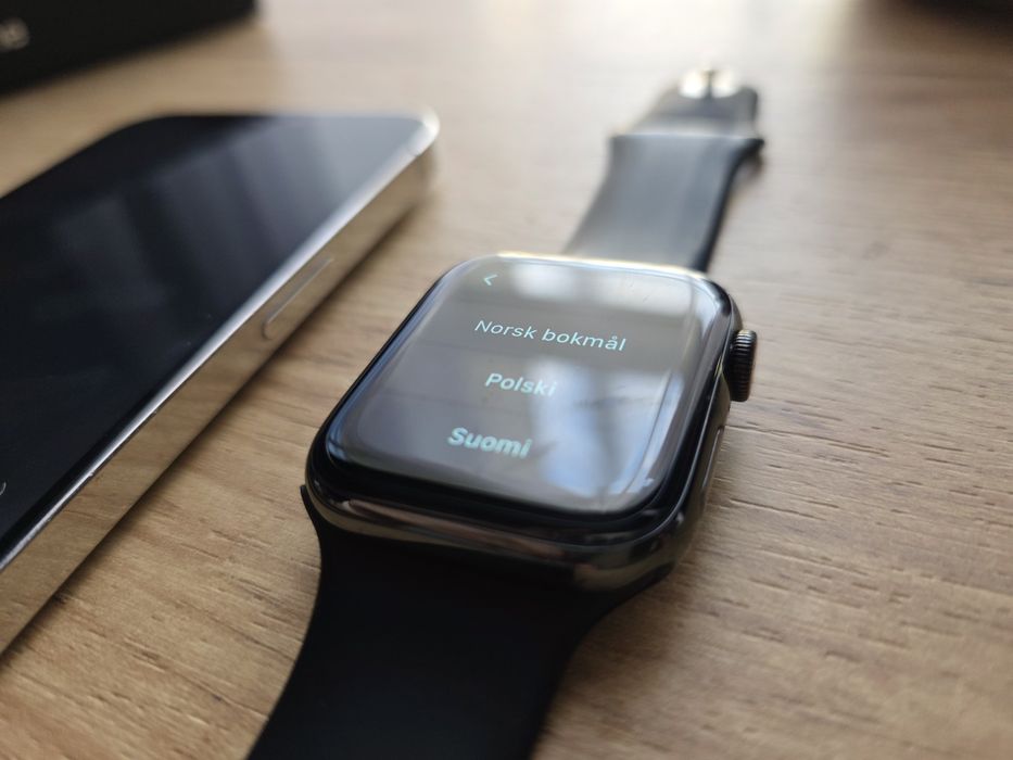 Zestaw: iPhone 12 Pro Max + Apple Watch 5 44mm