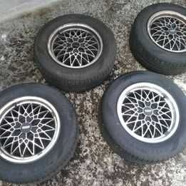 Pneus novos com jantes de origem