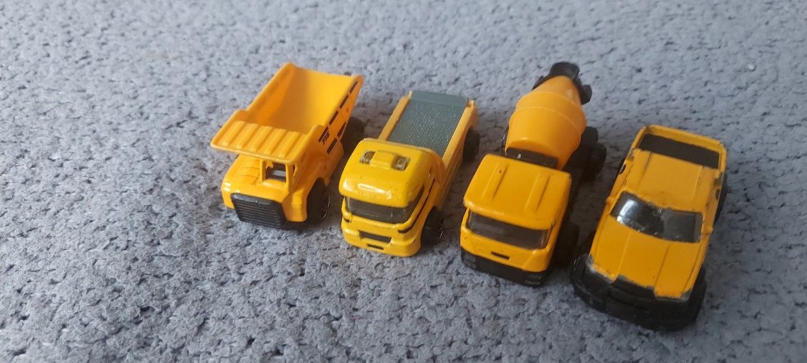 Samochodziki budowlane 4szt
