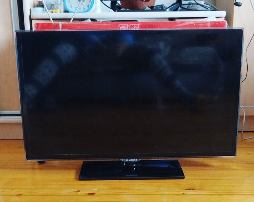 Телевізор Samsung UE-32ES5507K
