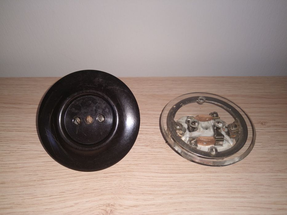 Gniazda elektryczne vintage