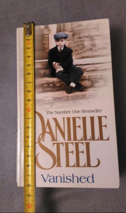 Vanished - Danielle Steel po angielsku