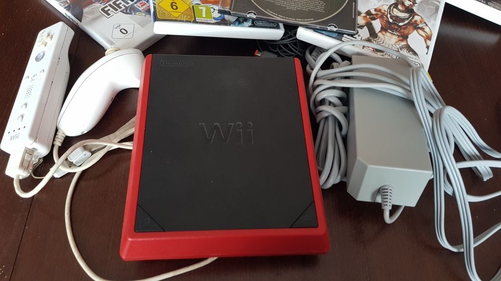 Nintendo Wii mini - PAL - zestaw - 9 gier - zamiana
