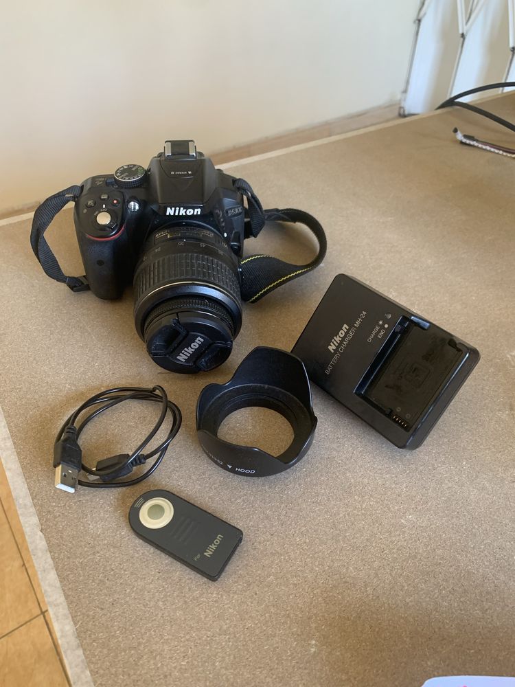 Nikon D5300 em bom estado (negociavel)