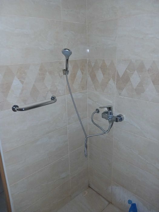 Зручний двохкімнатний будинок в центрі Берегова