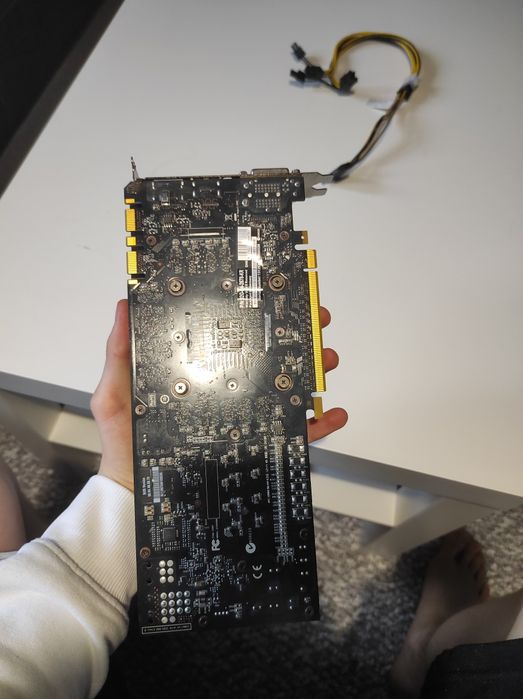 GTX 670 4GB 256 bitów
