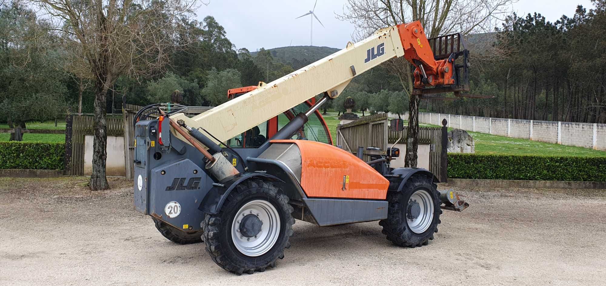 Telescópico JLG 3512