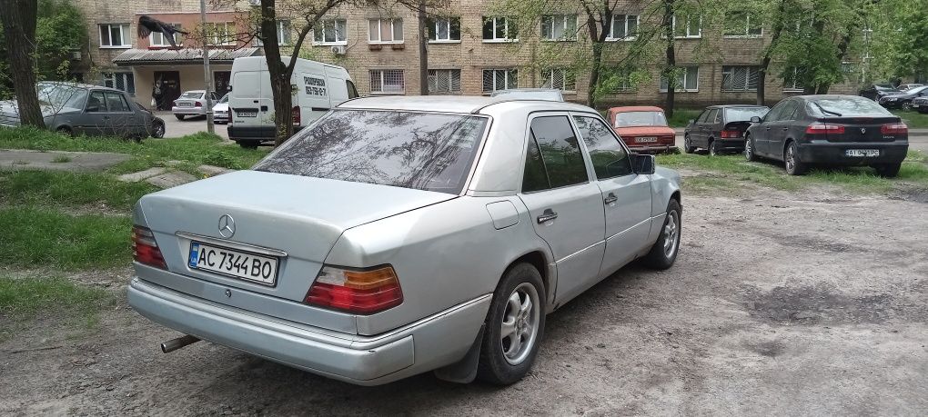 Mercedes,Е220,рестаил,1993,ГАЗ