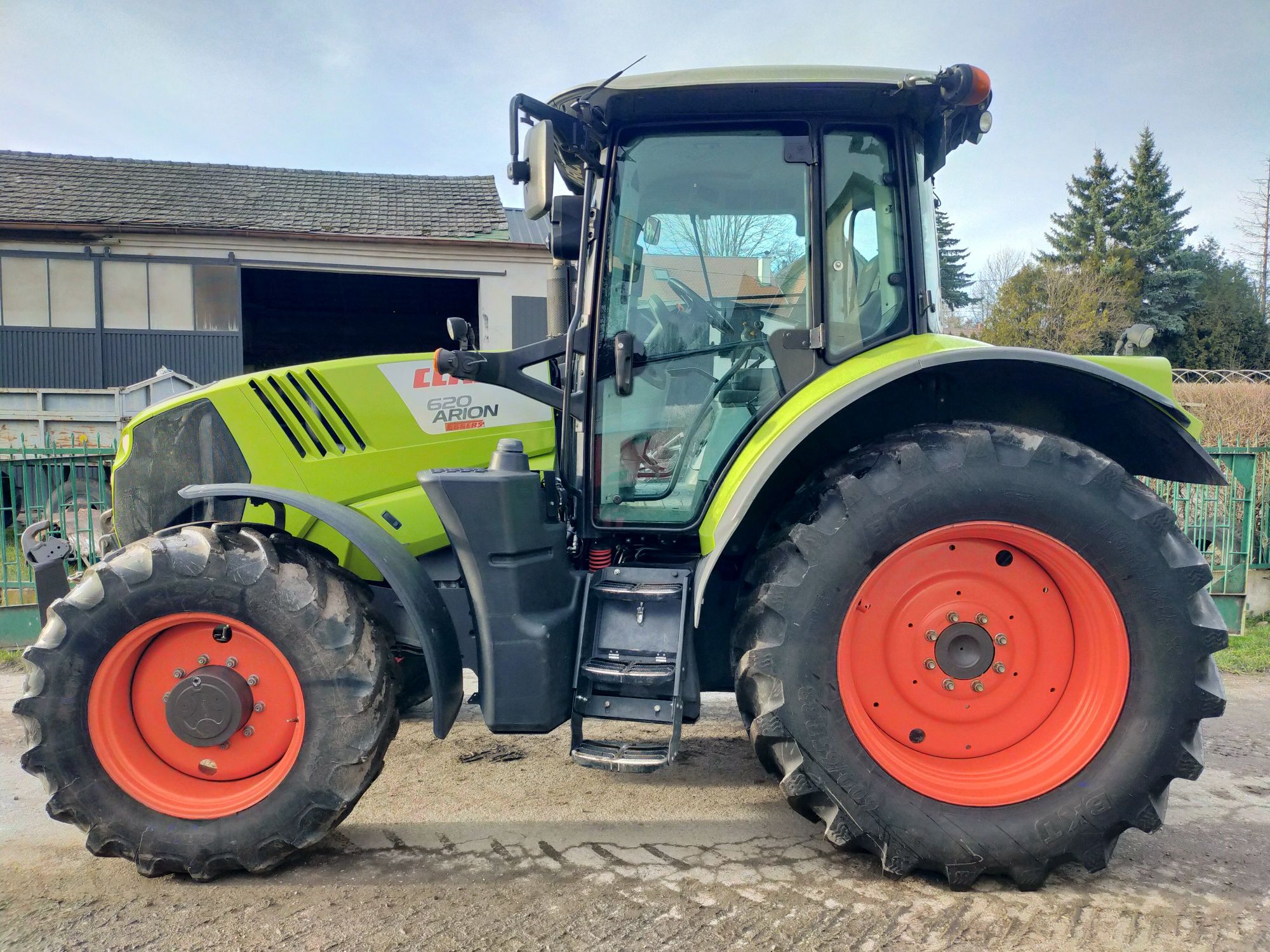 Ciągnik Claas Arion 620