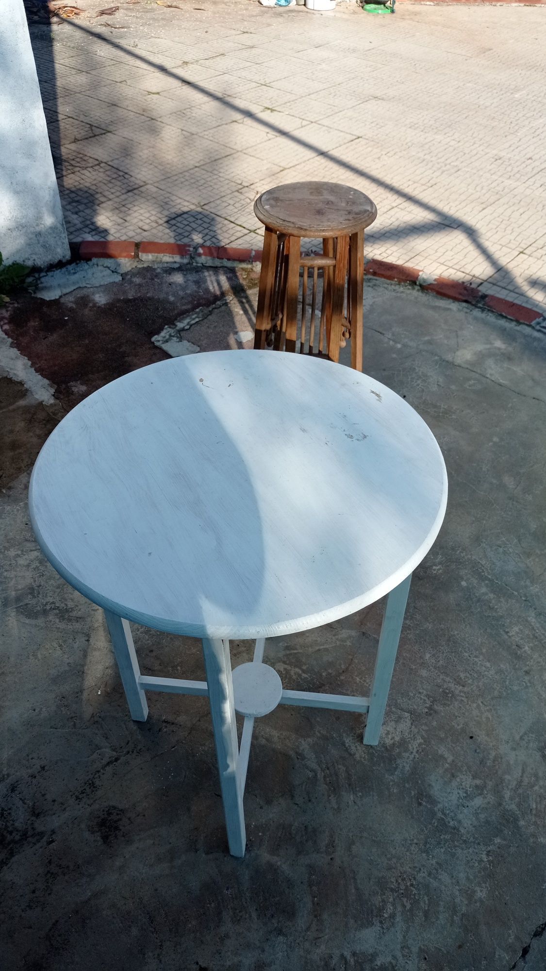 Mesa e floreira em madeira
