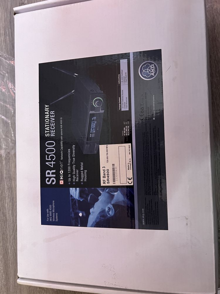 Продам   Новую радиосистему (база) AKG SR 4500