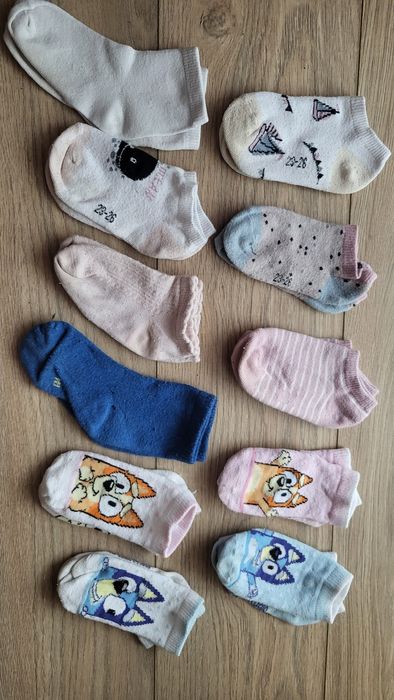 11 par skarpetek. Skarpetki blue i bingo 23-26