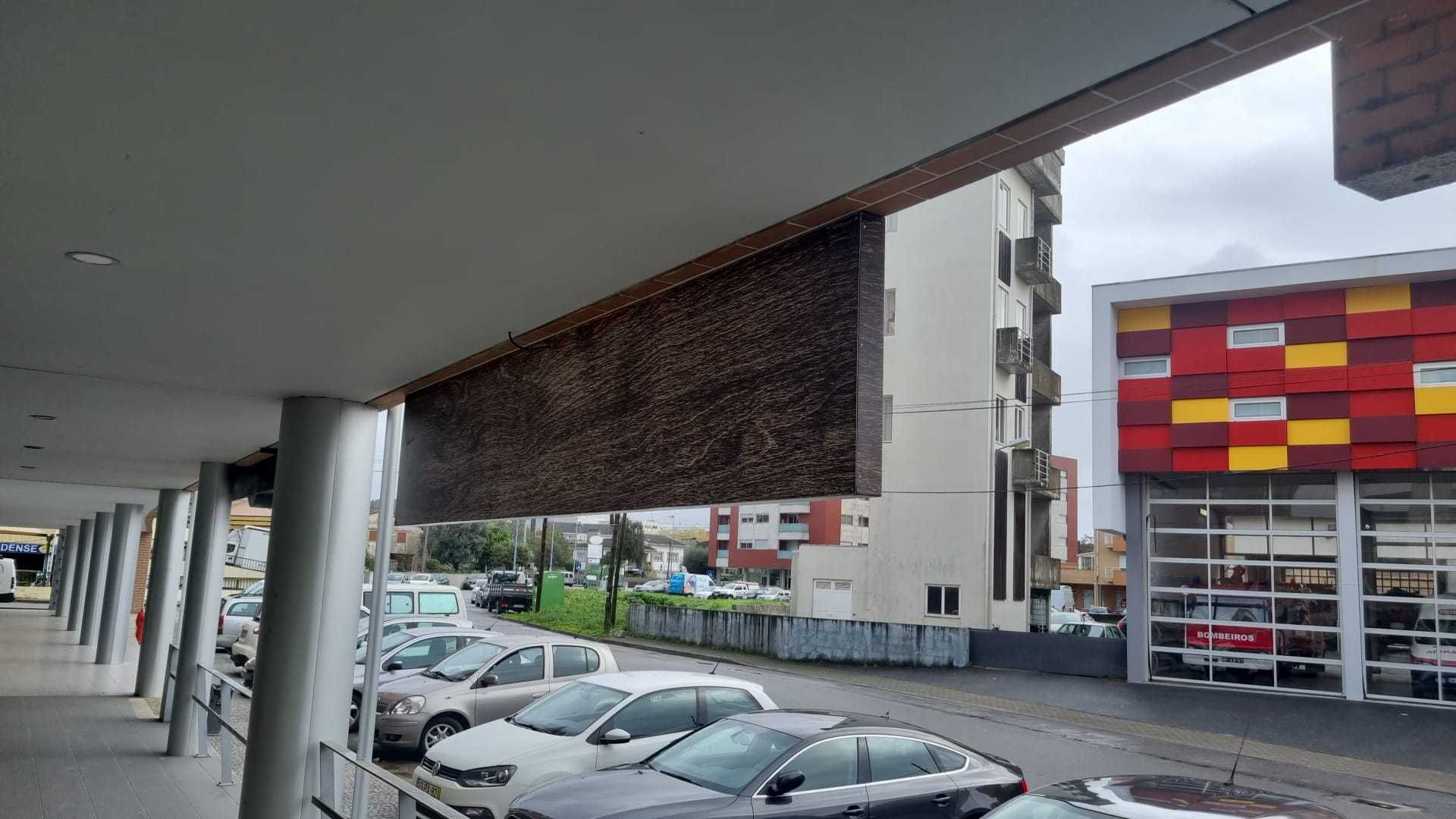 Placar publicitário em chapa, imitação madeira 4metros