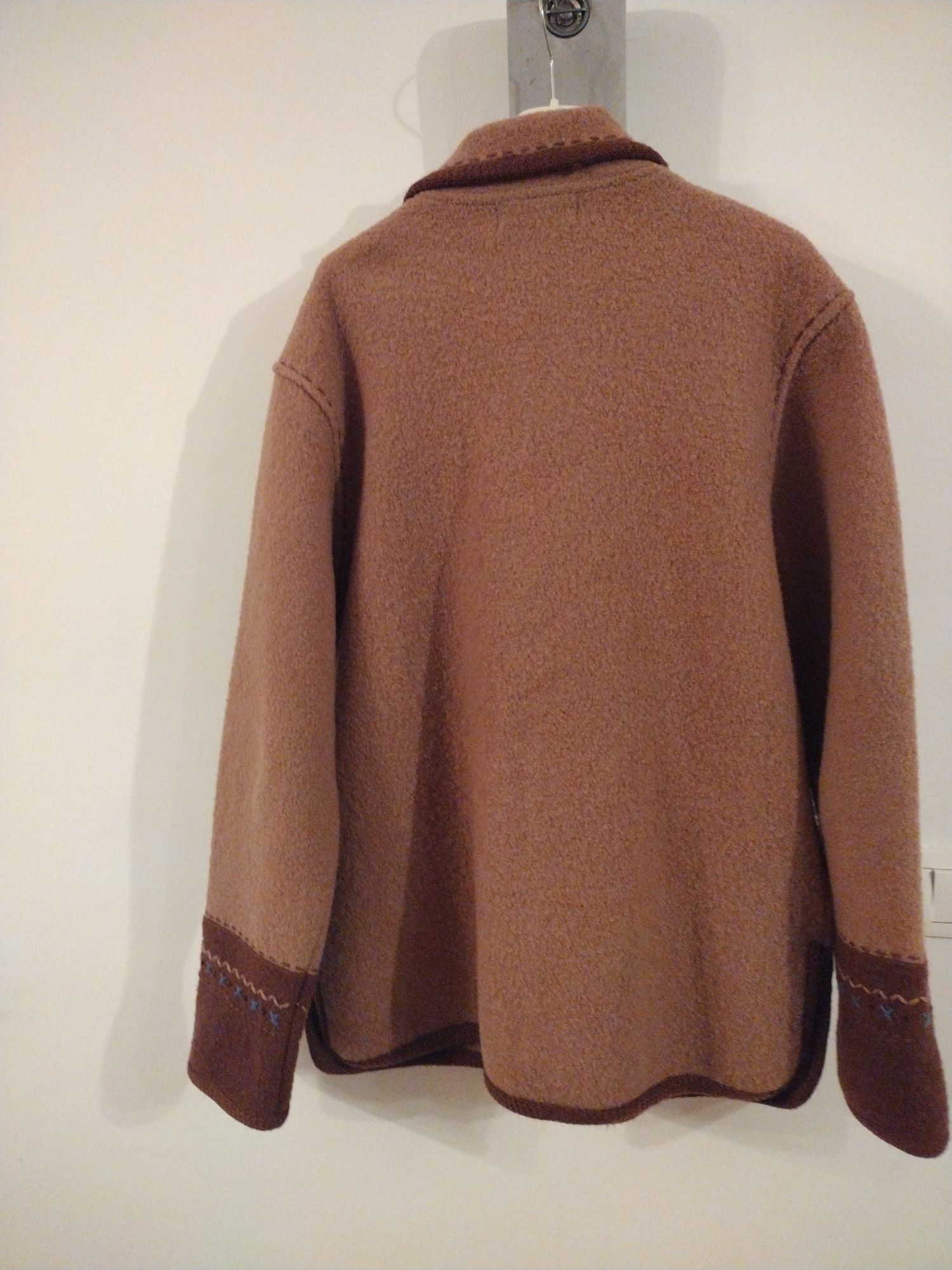 Śliczny sweterek damski Carla, 100 % wool, rozmiar L