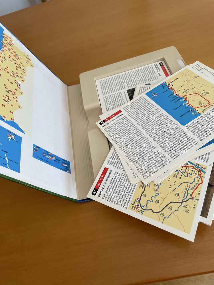 2 Livros um com fichas Viagens na minha Terra de Seleções do R Digest