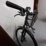 Bicicleta B-TWIN 700X38C QUASE NOVA