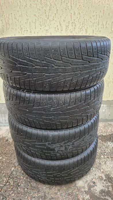 Продам шины зимние 215/60 R16