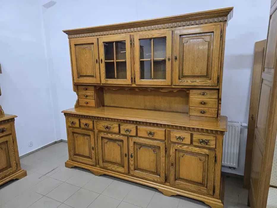 Zestaw mebli – stół, krzesła, witryna i kredens. Transport cały kraj.