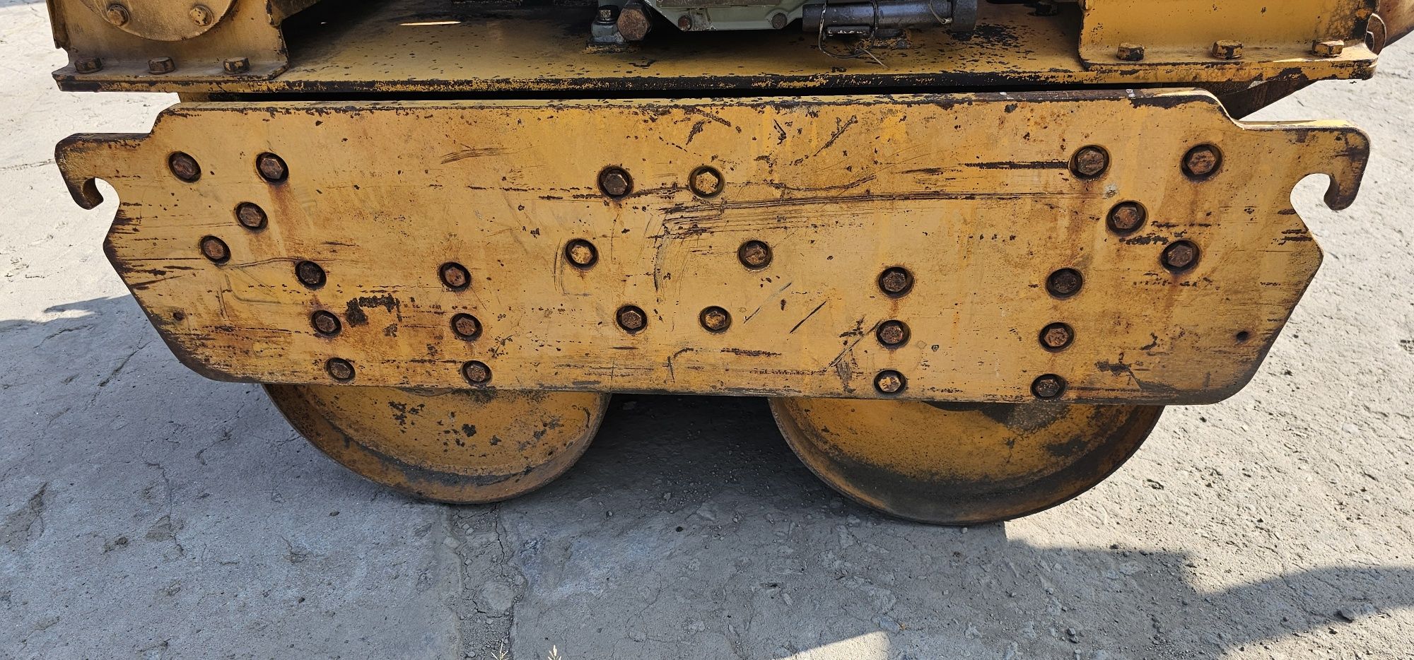 Японський Дорожній Вібро Каток Tacom w 850