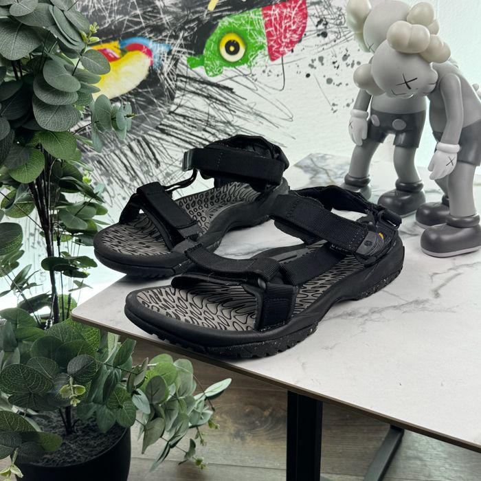 Сандалі Teva Terra Fi 45.5 розмір Е5920