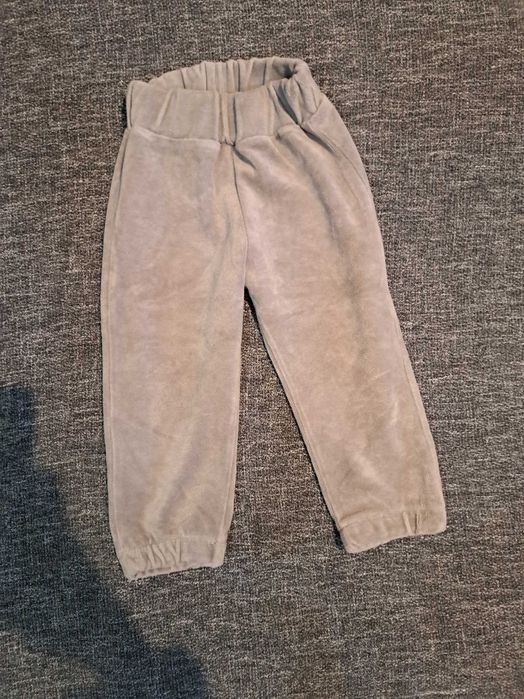 Спортивний костюм на дівчинку