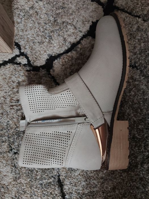 Sprzedam buty damskie