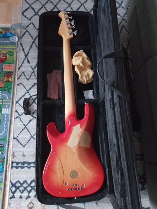 Bas gitara basowa Nexus robiony na zamówienie