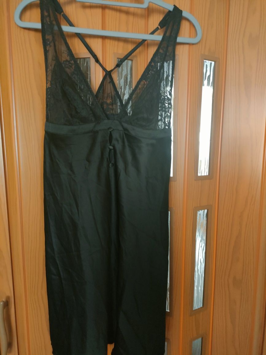 Koszulka nocna Triumph S/M .Z koronką.