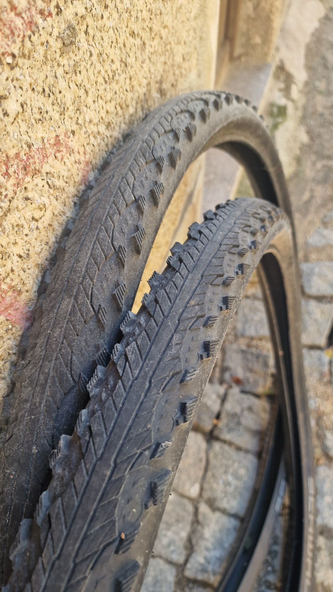 Pneus mistos BTT/ estrada SCHWALBE HURRICANE