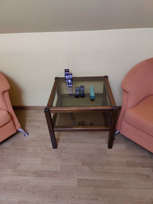 sprzedam 2 fotele ,szafę, stolik, wersalkę