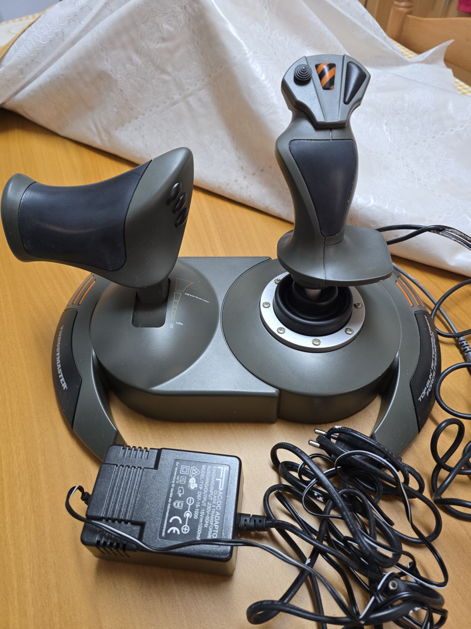 Joystick Top Gun afterburner Thrustmaster para PC em bom estado de