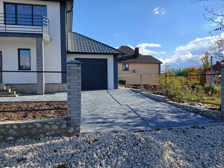 Продаж будинку поряд з містом біля мікрорайону Дружба