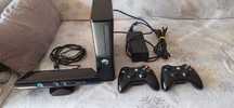 SPRZEDAM XBOX 360 S 250 GB 2 Pady Kinect Kierownica Trumasters Ferrari