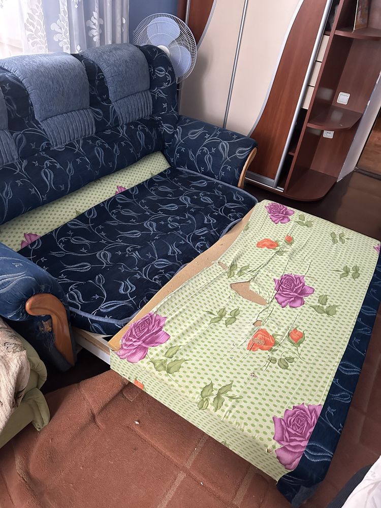 Продам диван , 1,80 на 90, цена 2000 тыс грн
