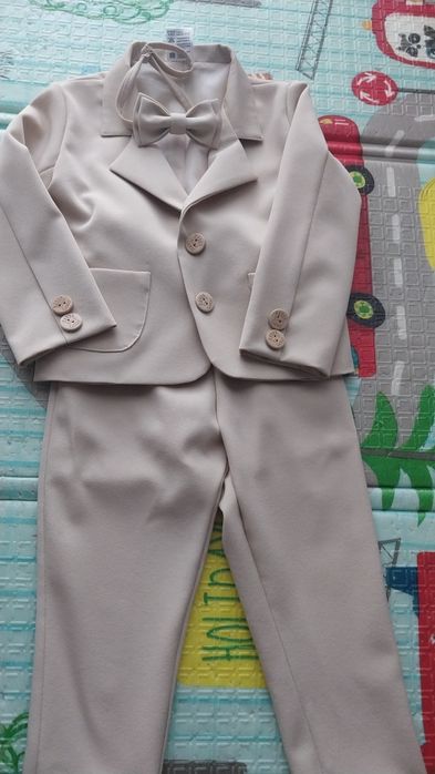 Дитячий костюм Новий в подарунковий упаковці!