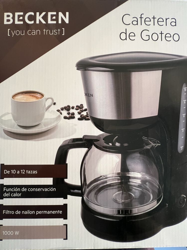 Vendo cafeteira semi nova.