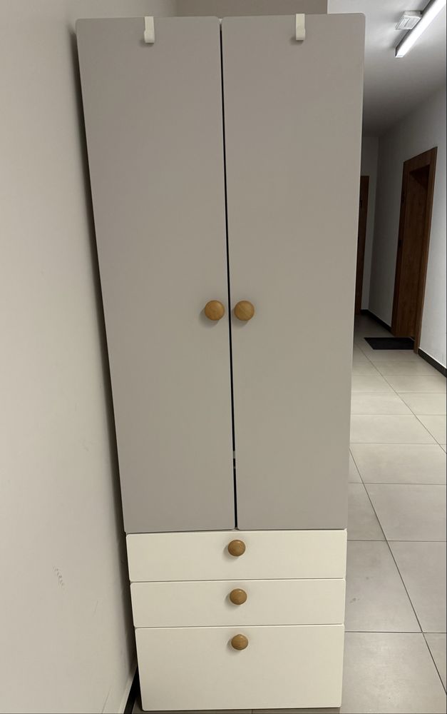Szafa i komoda dla dziecka Ikea Smastad