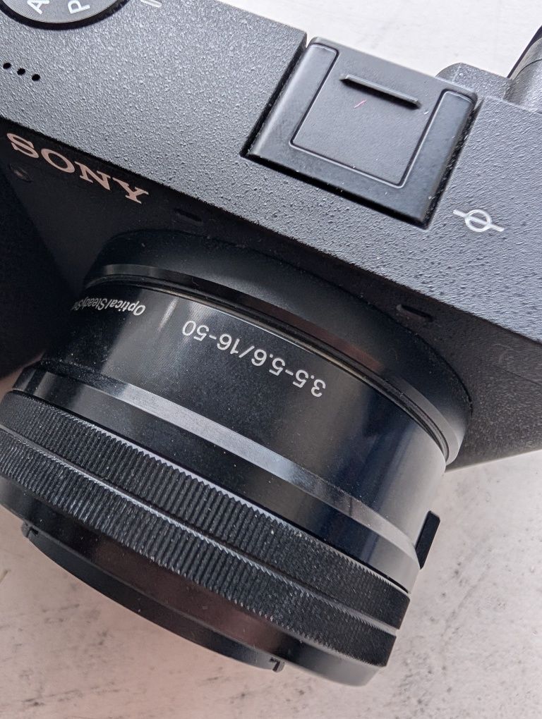 Sony a6700 com lente 16-50mm