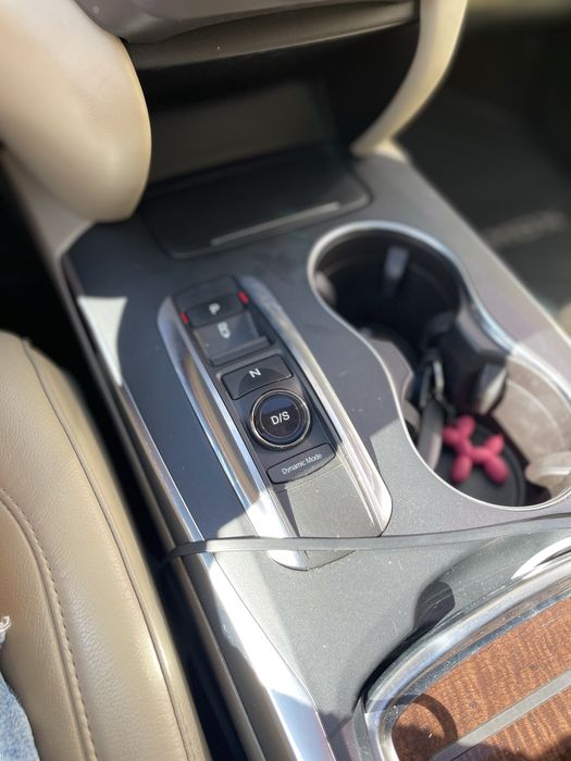 Автомобіль Acura MDX Акура