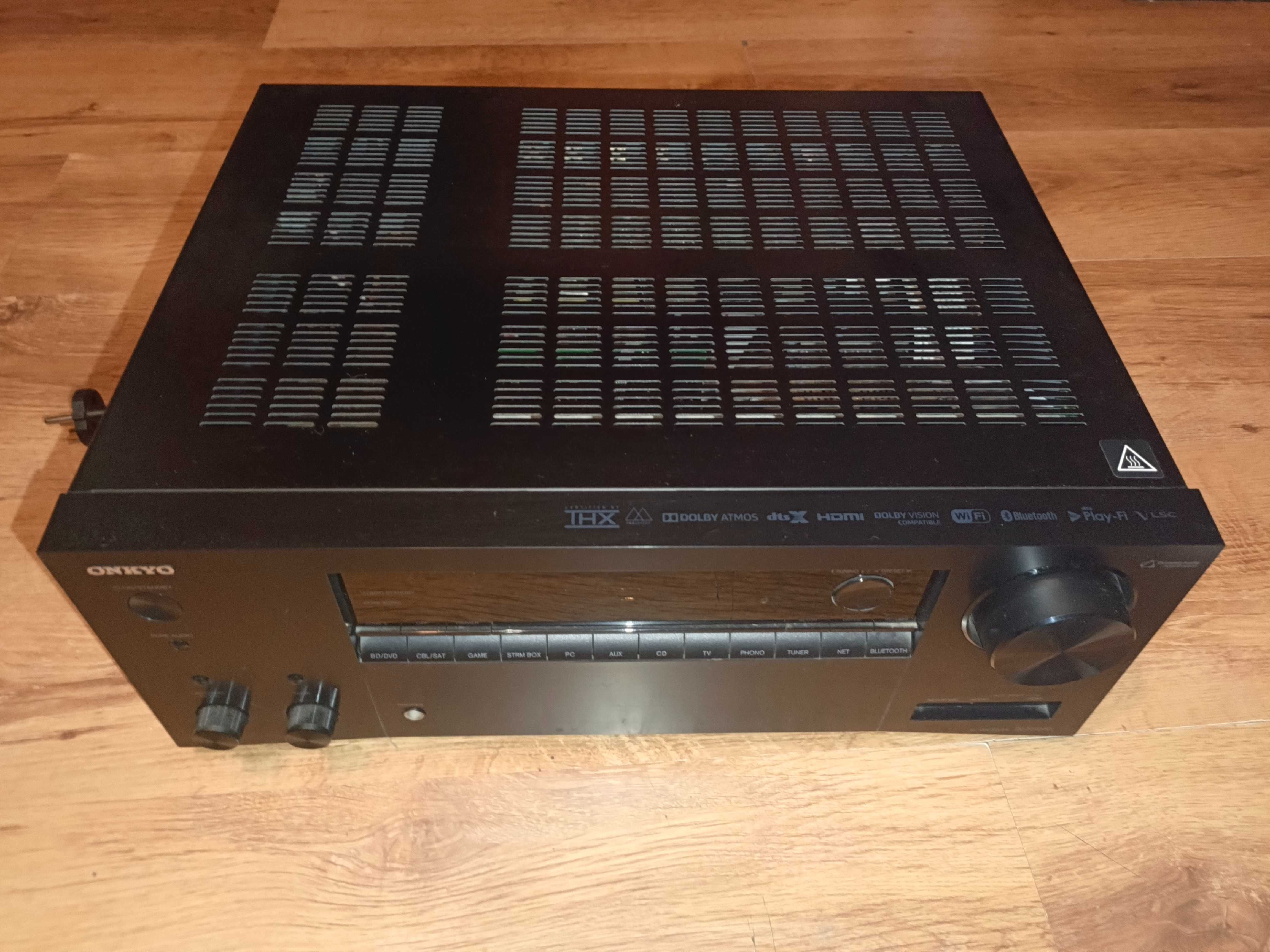 Sprzedam w idealnym stanie amplituner Onkyo TX-NR686.