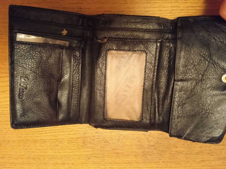 Продам кожаный кошелек CHANEL