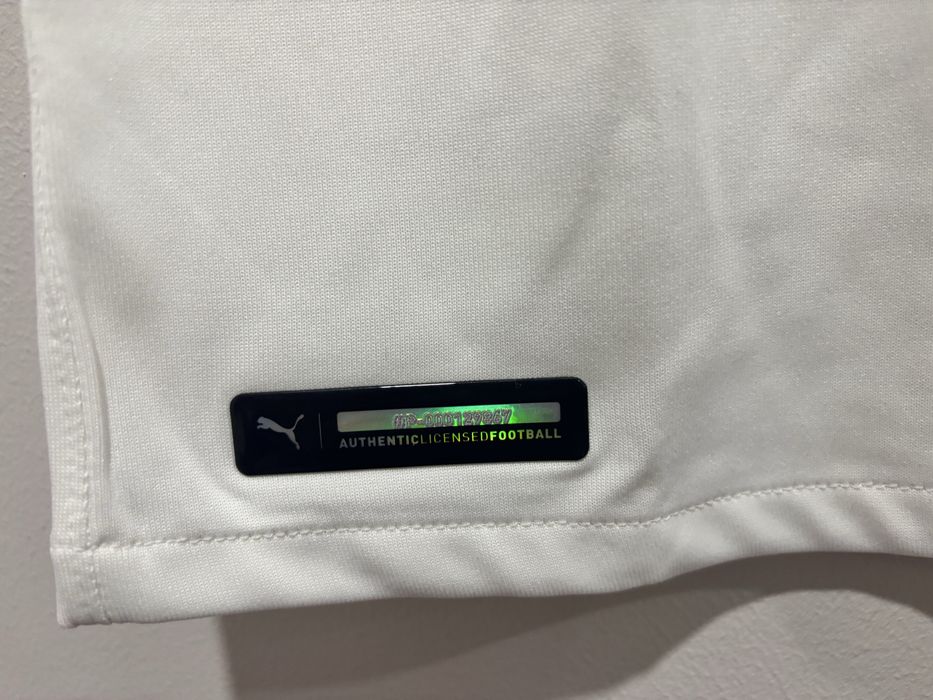 Футболка Шахтара з підписом М. Мудрика