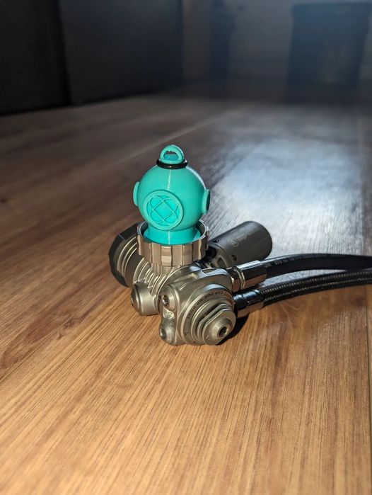 Tampa Protetora para Regulador DIN com Design de Capacete de Mergulho