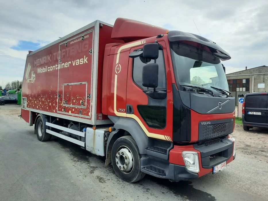 Volvo FL 250  Mobilna myjka do pojemników komunalnych , specjalny , euro 6 , wynajem