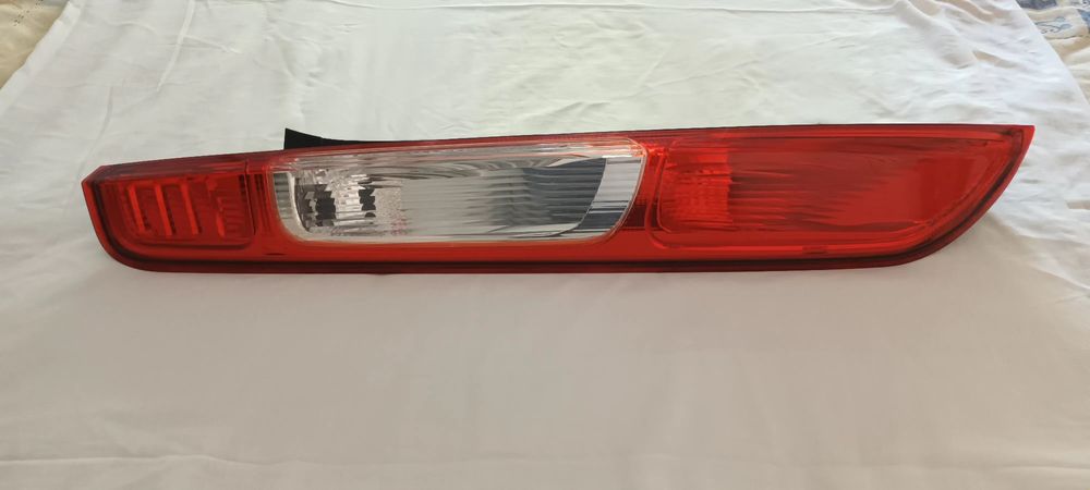 Farol original esq. traseiro Ford Focus MK2
