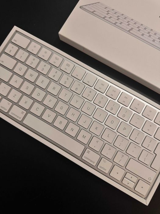 Klawiatura APPLE Magic Keyboard biała do laptopa / tabletu
