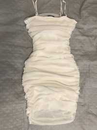 Сукня біла в сіточку