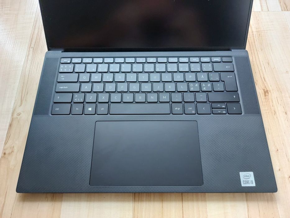 Dell Precision 5550  i9-10885H/32GB/1TB SSD/IPS FHD+/ T2000 Max-Q/